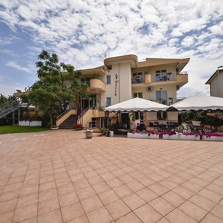 Hotel La Villa Корильяно-Калабро Экстерьер фото